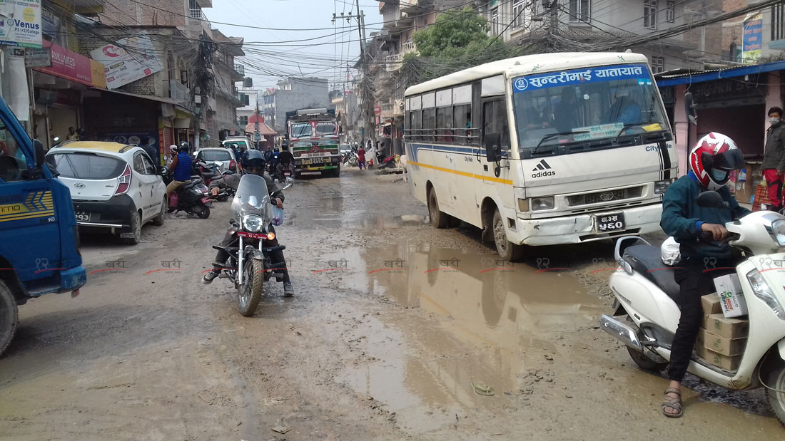 वर्षा नहुँदै जोरपाटी–सुन्दरजल सडक हिलाम्य