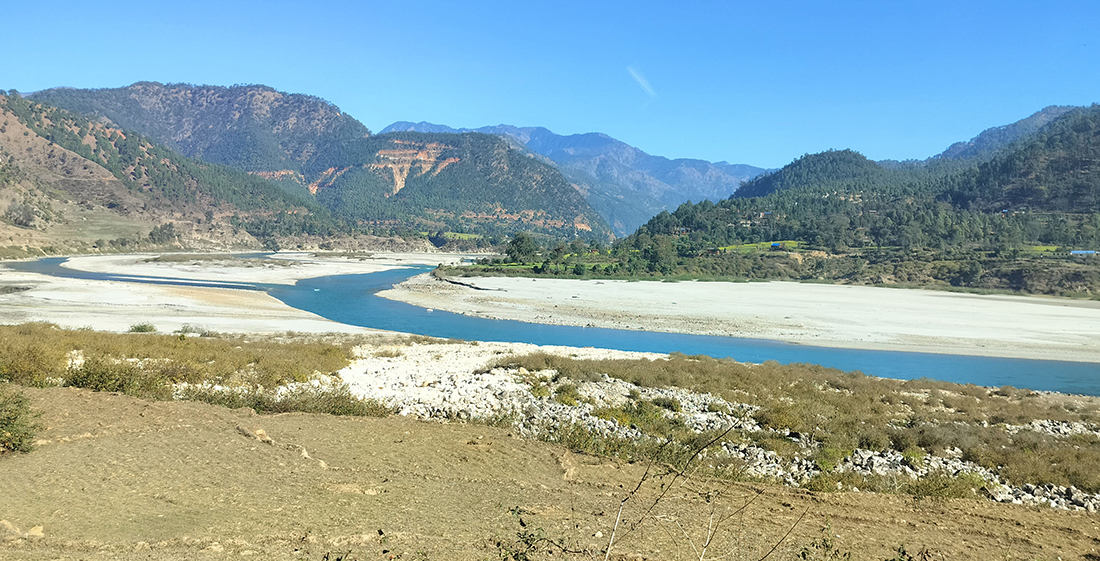 कर्णाली नदीमा खसेर एकजना बेपत्ता