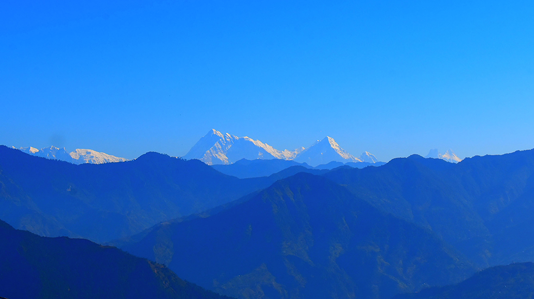 मनमोहक माछापुच्छ्रे