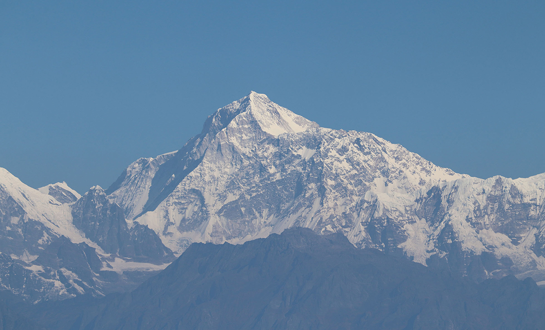 मकालु हिमाल आरोहण गर्ने क्रममा एक अमेरिकी नागरिकको मृत्यु