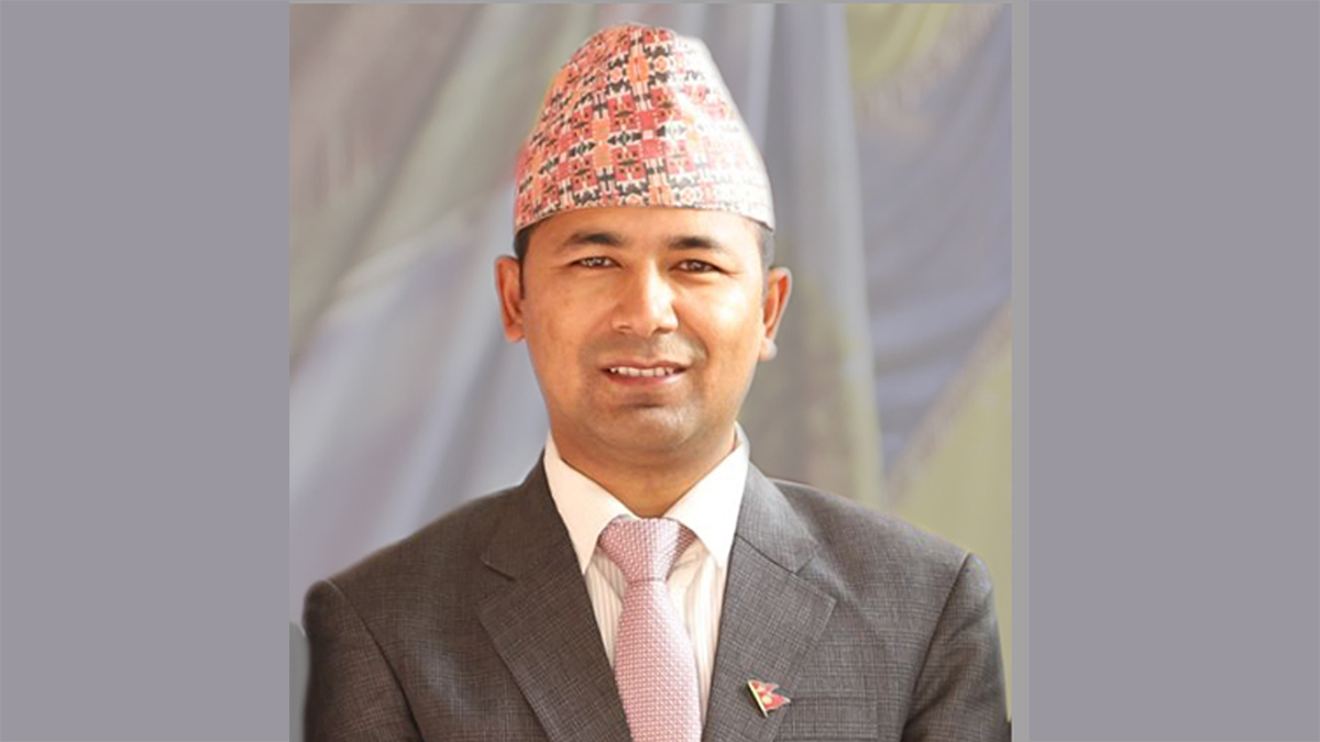 सुक्खा भुइँ र हावामा उडेको राज्य