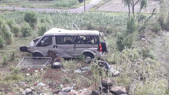 पोखरामा माइक्रो दुर्घटना, तीनजनाको मृत्यु