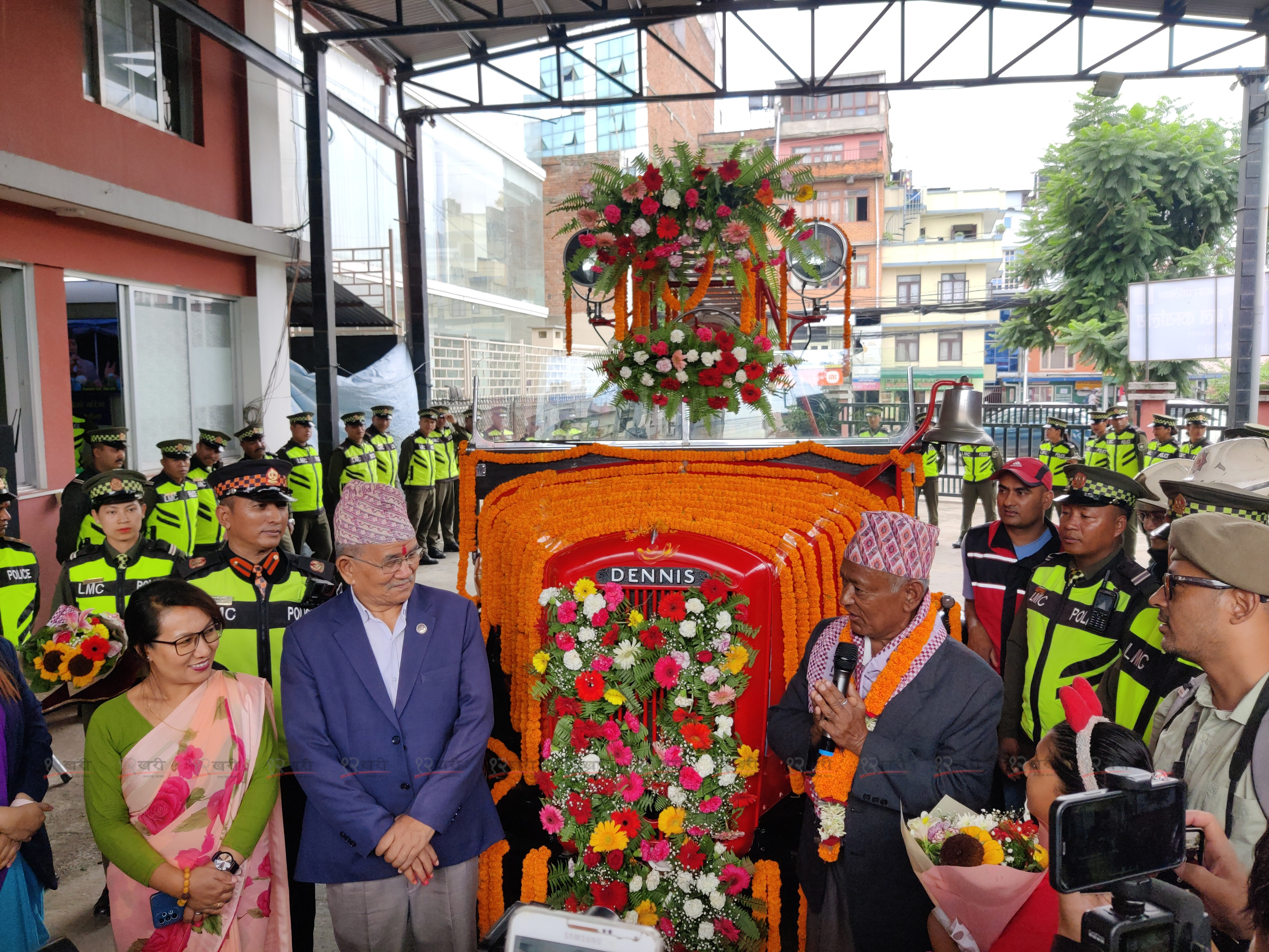 १०६ वर्ष पुरानो दमकल सञ्चालनमा (तस्बिरहरू)