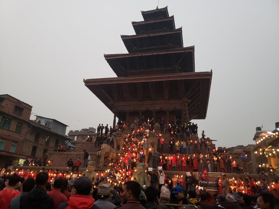 बिस्का जात्रामा रथ तान्न नदिने प्रशासनको अडानविरुद्ध स्थानीय