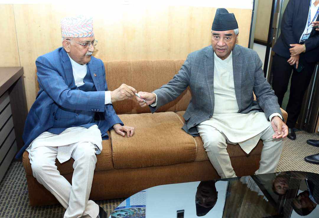 सरकारको दाबी पेस गर्न शीतलनिवास जाँदै कांग्रेस–एमाले