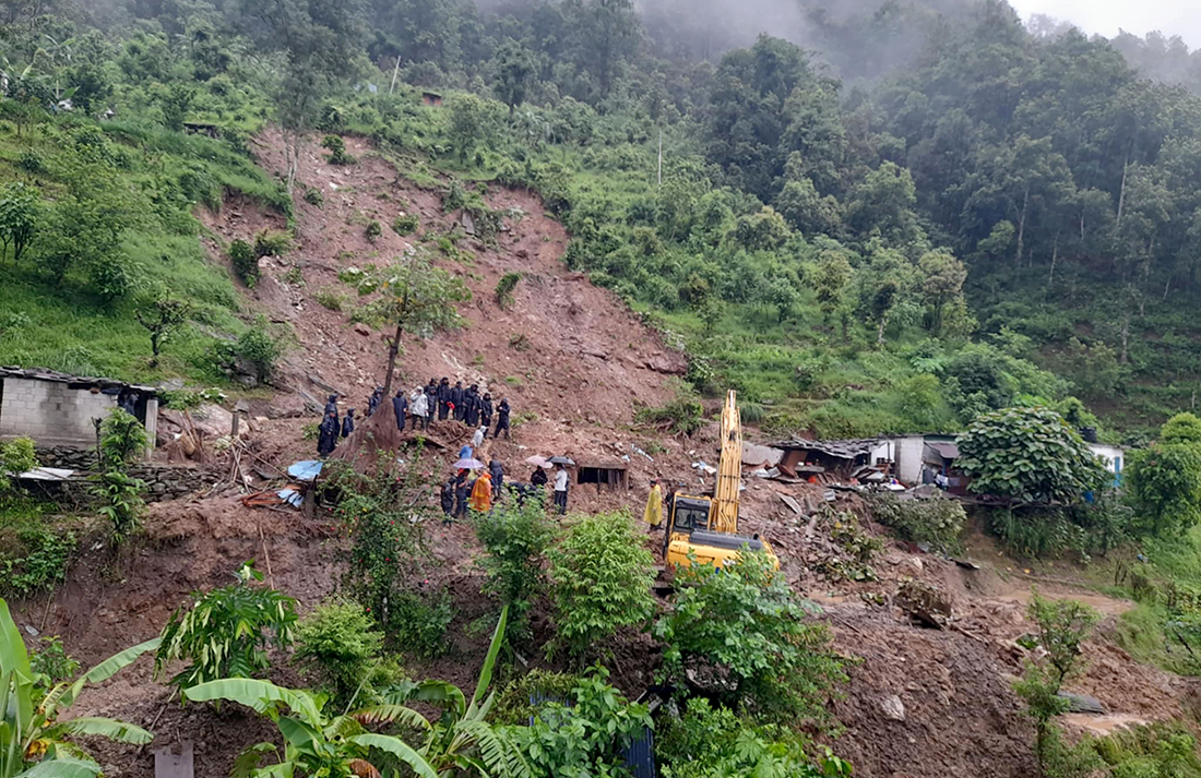 म्याग्दीको ताकममा पहिरोमा घर पुरिँदा २ जनाको मृत्यु