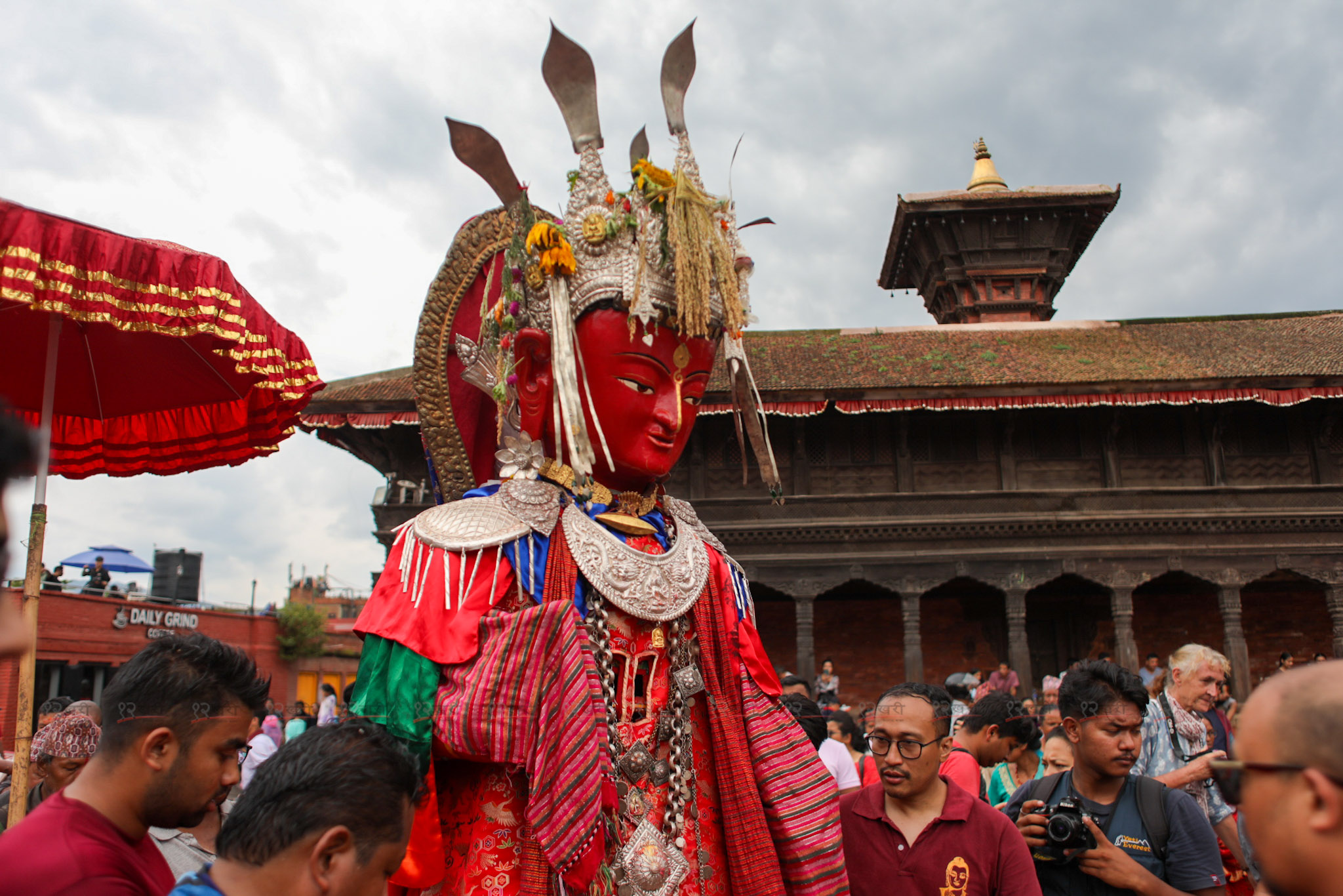 मनाइयो पञ्चदान पर्व (तस्बिरहरू)