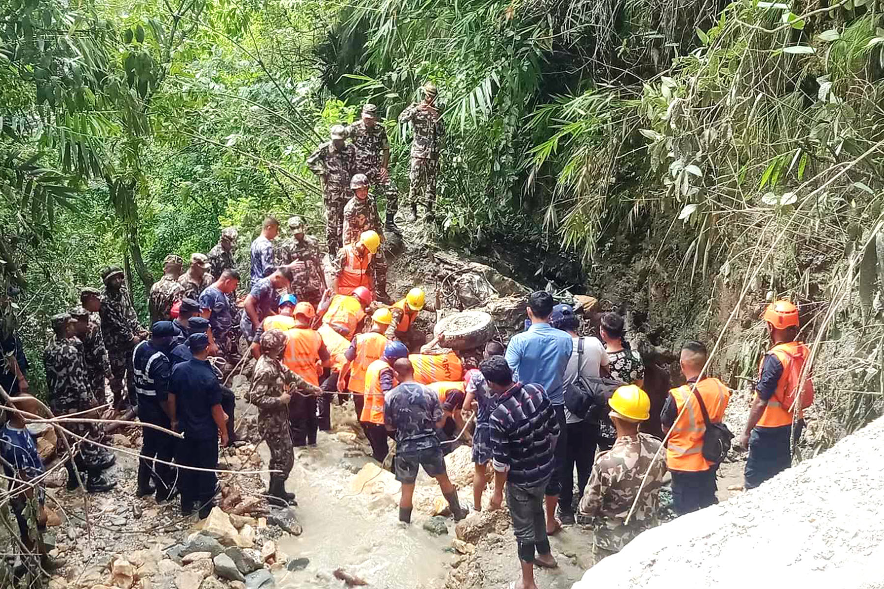 बाढीले बेपत्ता दुईजना अझै भेटिएनन्, खोजी कार्य जारी