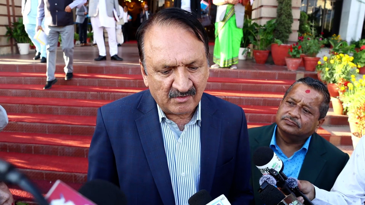 अनावश्यक संरचना हटाउने र सेवा प्रभावकारी बनाउने विषयमा बजेट मौन : पूर्वअर्थमन्त्री महत