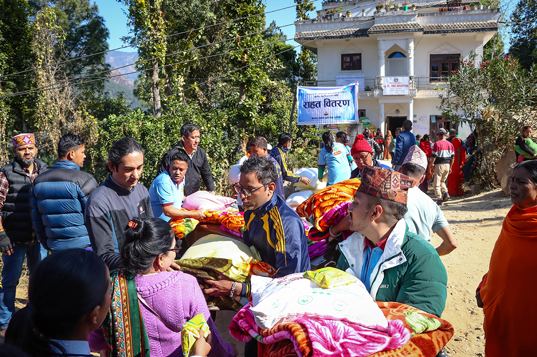 मानव धर्म सेवा समितिले गर्‍यो भूकम्पपीडितलाई राहत वितरण