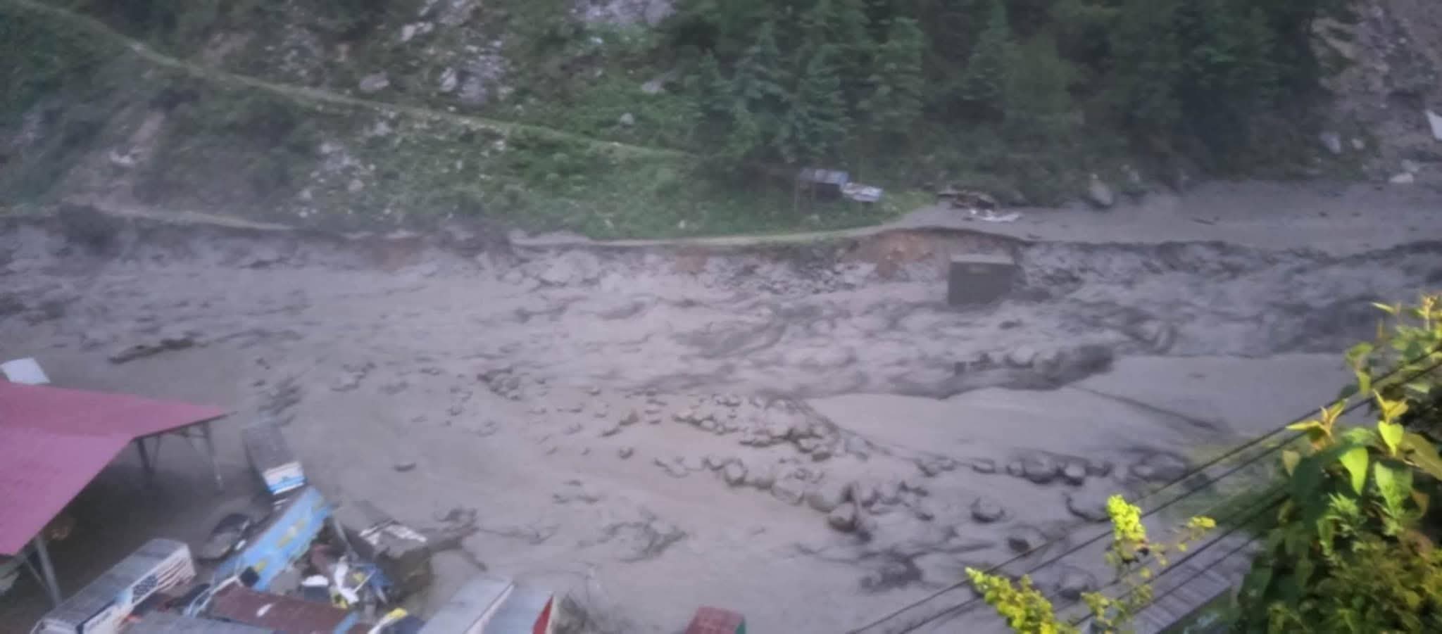 रसुवा बाढीमा साढे ६ अर्बको क्षति, दसैँअघि नाका खुलाउने गृहकार्य