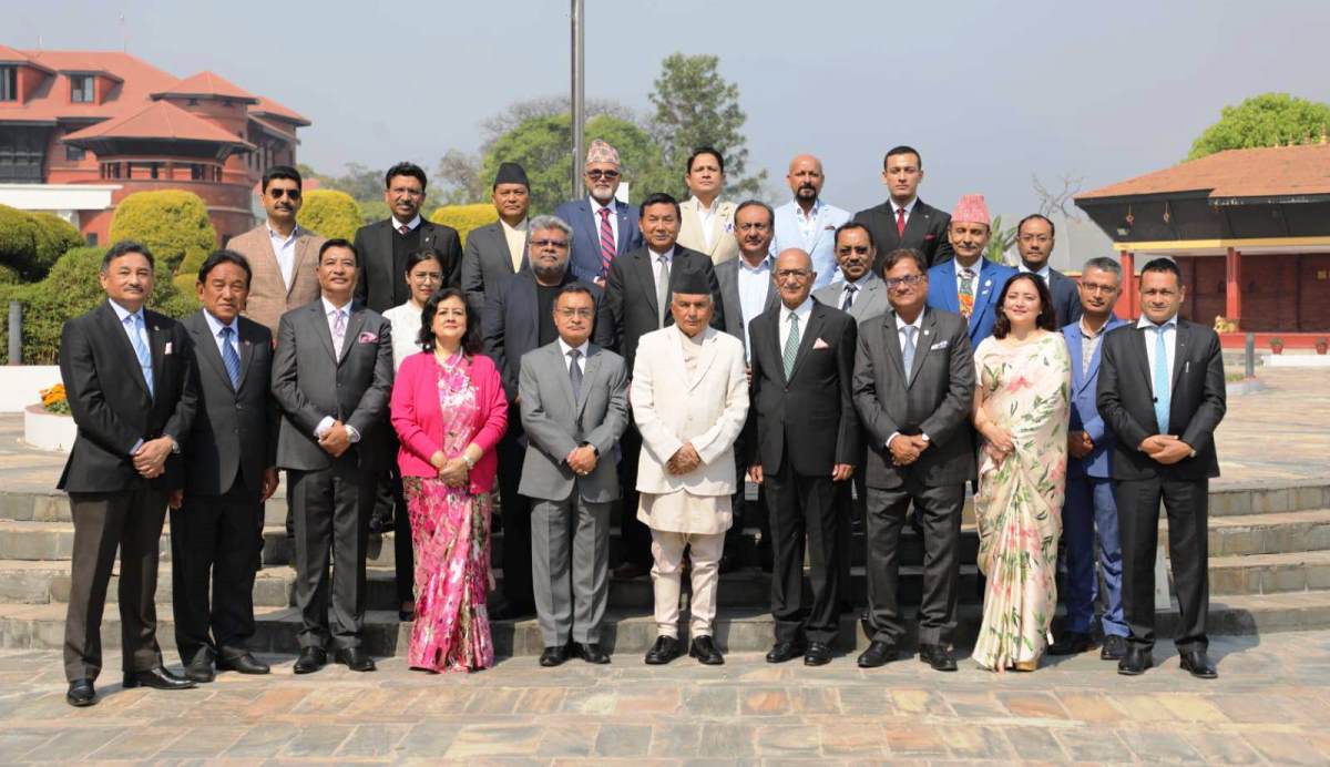 राष्ट्रिय हितलाई केन्द्रमा राख्न महावाणिज्य र अवैतनिक दूतलाई राष्ट्रपतिको सुझाव
