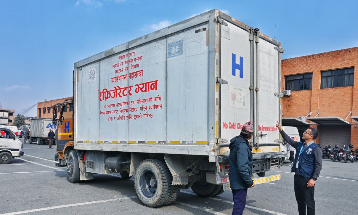 बालबालिकाको क्यान्सरको उपचारमा प्रयोग हुने औषधि हस्तान्तरण