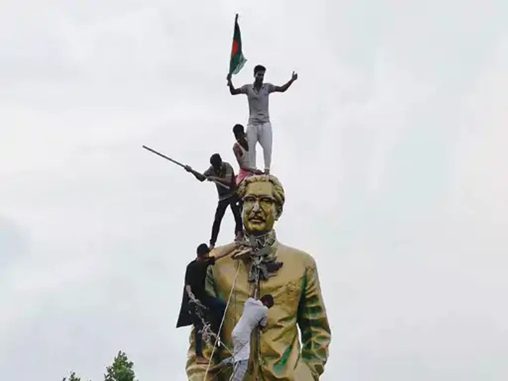 बंगलादेशका संस्थापक राष्ट्रपति रहमानको ‘राष्ट्रपिता’ दर्जा खारेज