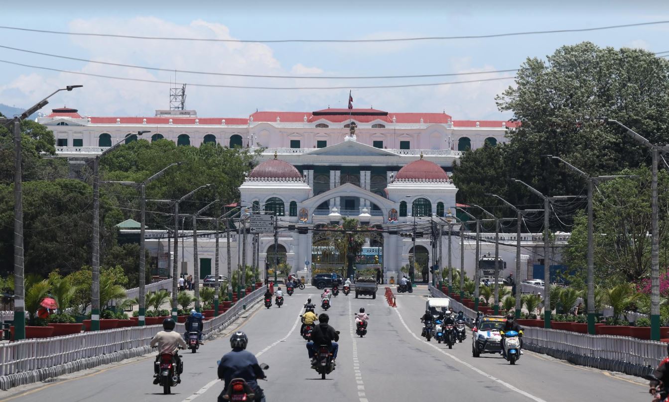 ‘हिन्दु रेट अफ ग्रोथ’को बाटोमा नेपाल !