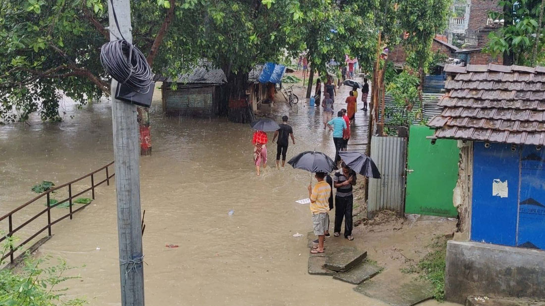 बाढी बस्तीमा पस्यो, विराटनगर र इटहरी डुबानमा