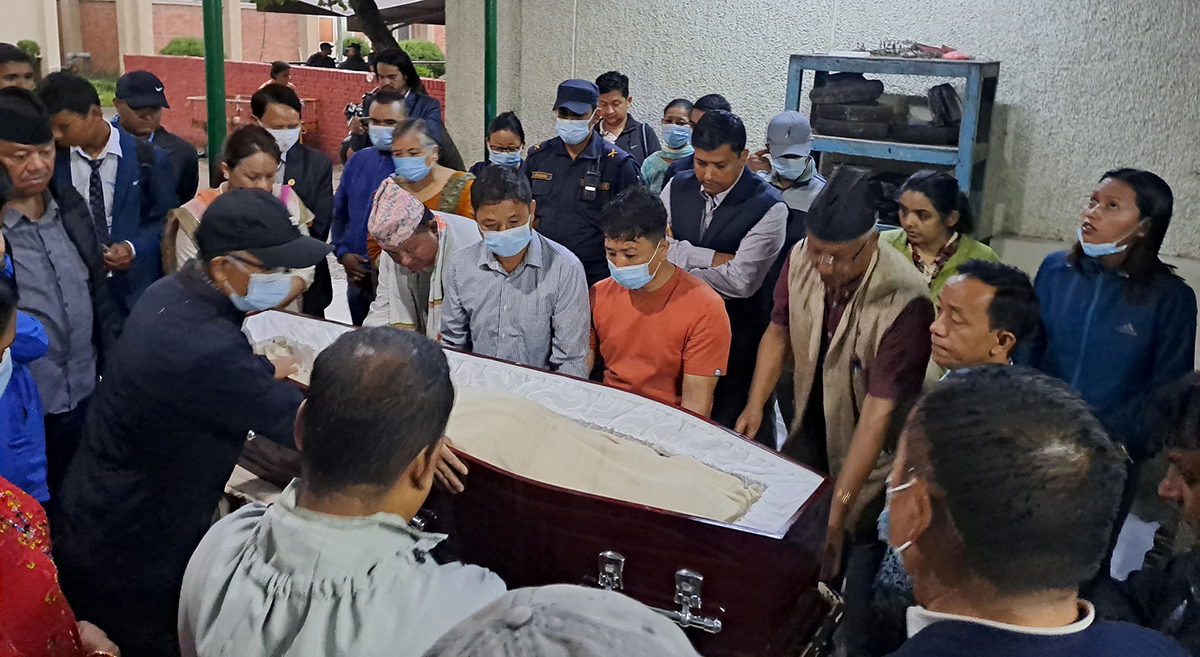 नेम्वाङको निधनपछि अस्पताल पुगेका नेता/कार्यकर्ता (तस्बिरसहित)