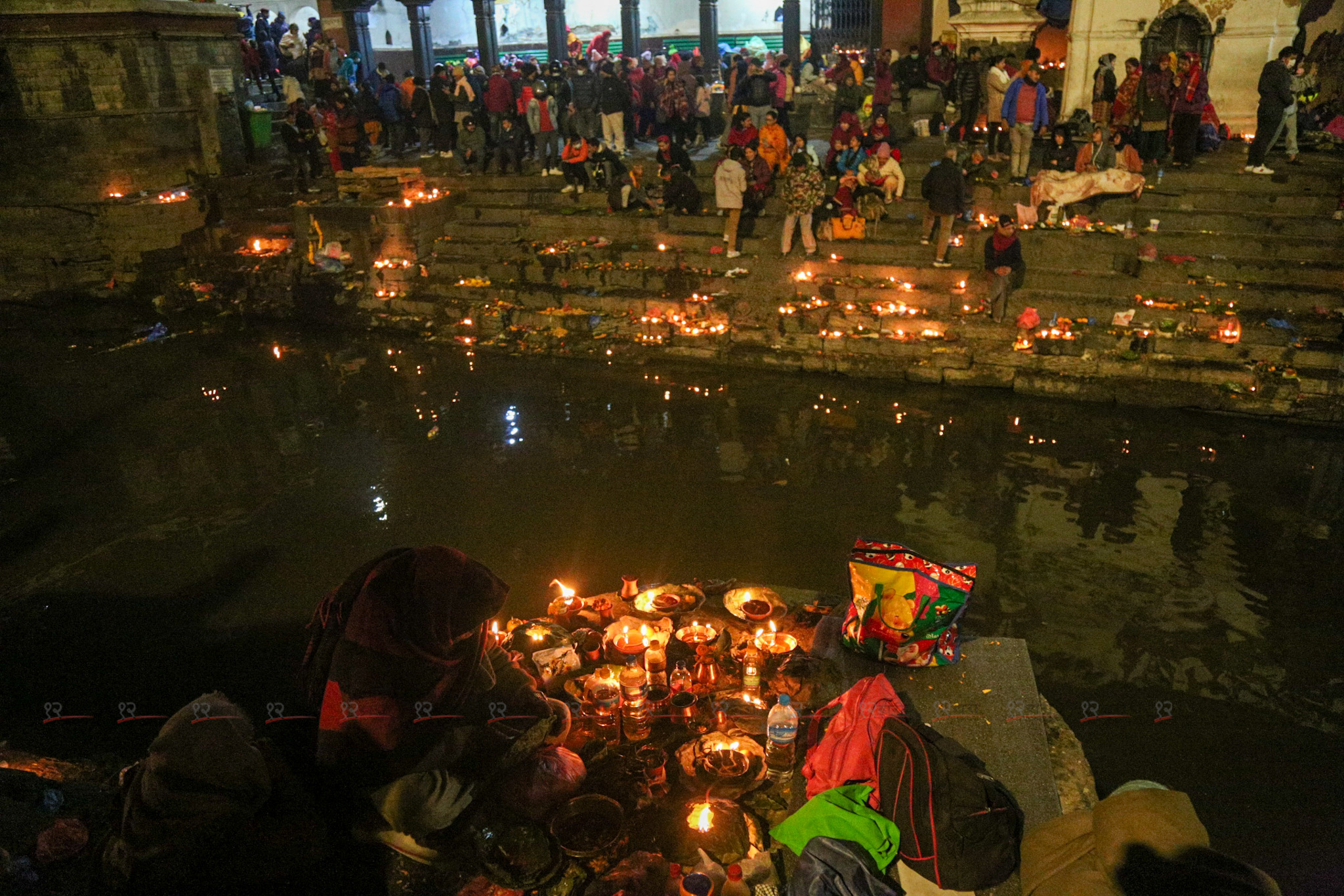 पितृको सम्झनामा छरियो शतबीज (तस्बिरहरू)