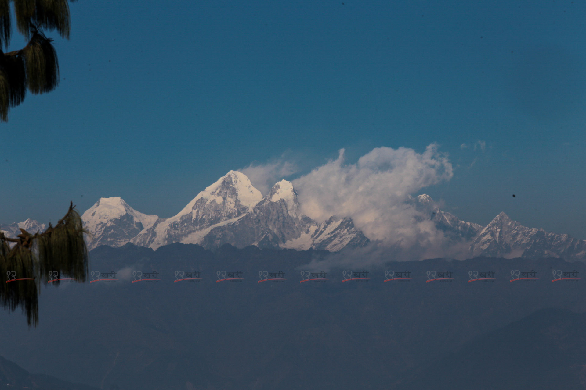 काठमाडौंबाटै देखिन्छ मनमोहक हिमाल ! (तस्बिरहरू)