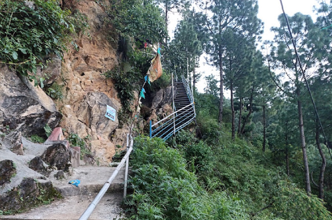 तपेश्वर महादेव मन्दिर जोगाउन खोज्दा गएको थियो शंकर र रमेशको ज्यान, ललितपुरको ११ वनमा डढेलो