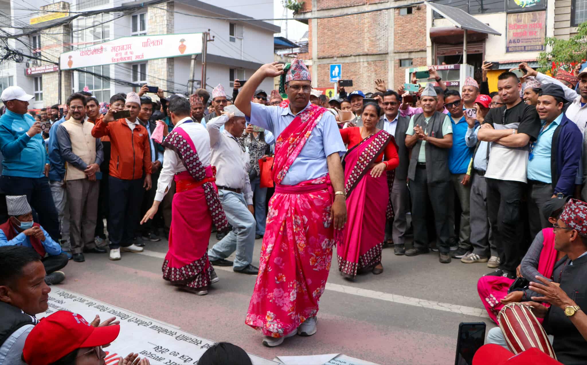 बानेश्वरमा शिक्षक आन्दोलन चलिरहँदा जे देखियो (फोटो फिचर)