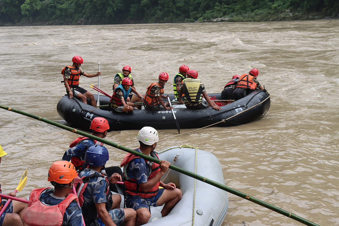 सिमलताल दुर्घटना : घटनास्थलदेखि गण्डक व्यारेजसम्म ३०१ सशस्त्र प्रहरी परिचालन 