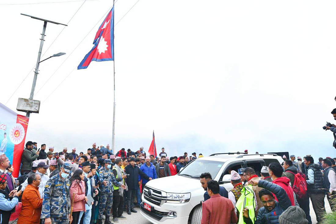 झुलाघाट–चिवाभञ्ज्याङको यात्रामा निस्कियो एमाले
